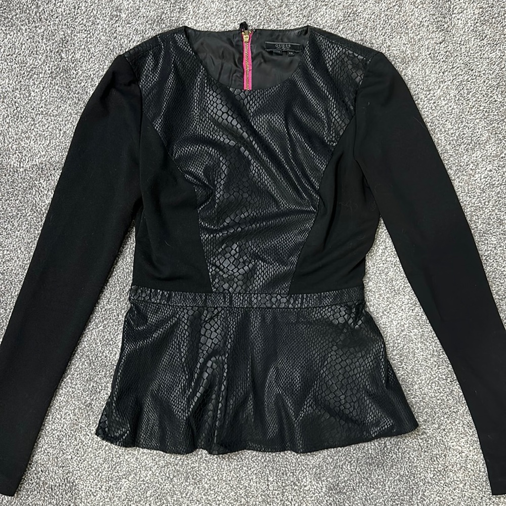 Women’s Guess peplum top